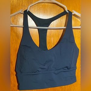 EUC Lululemon Sports bra w/pads